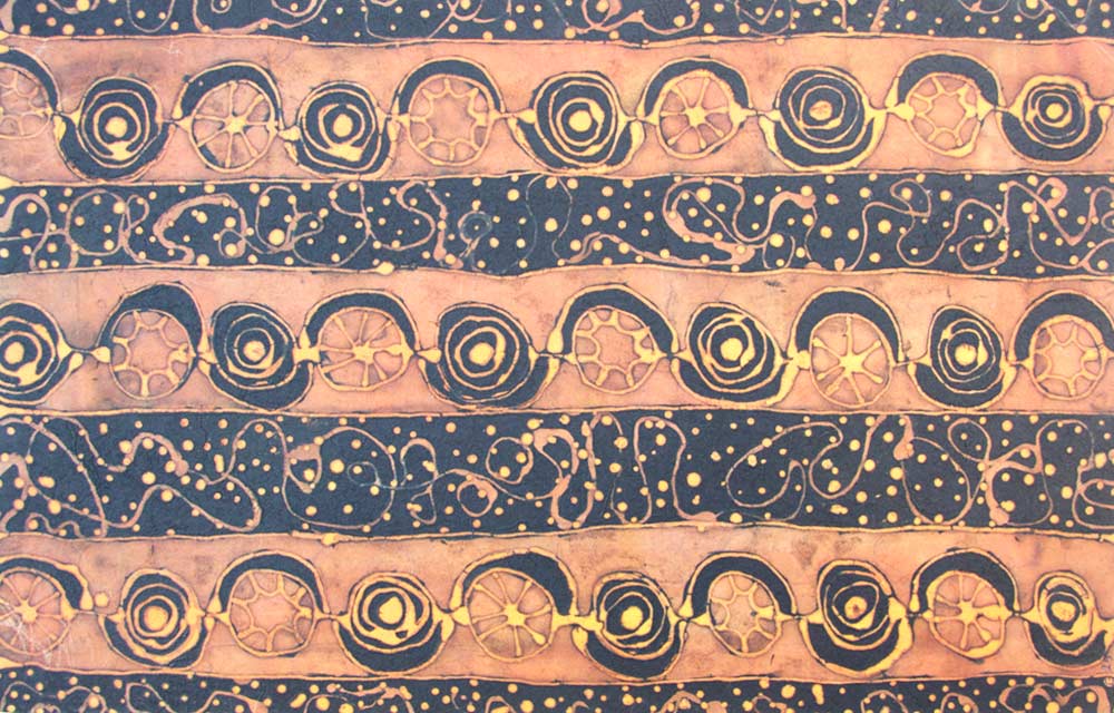 Stofdesign akvarel 01- 40x20, batik på japansk papir. Bruxelles 1972	 ・・➣ Forstudium til tapet, monteret i glasramme i eg.
